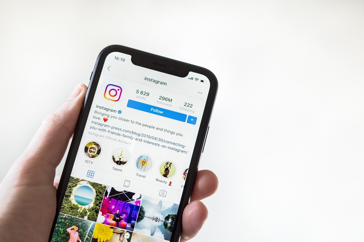فتاة ماليزية تنتحر بعد استطلاع على انستغرام