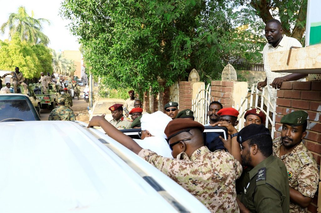 نقل البشير للنيابة