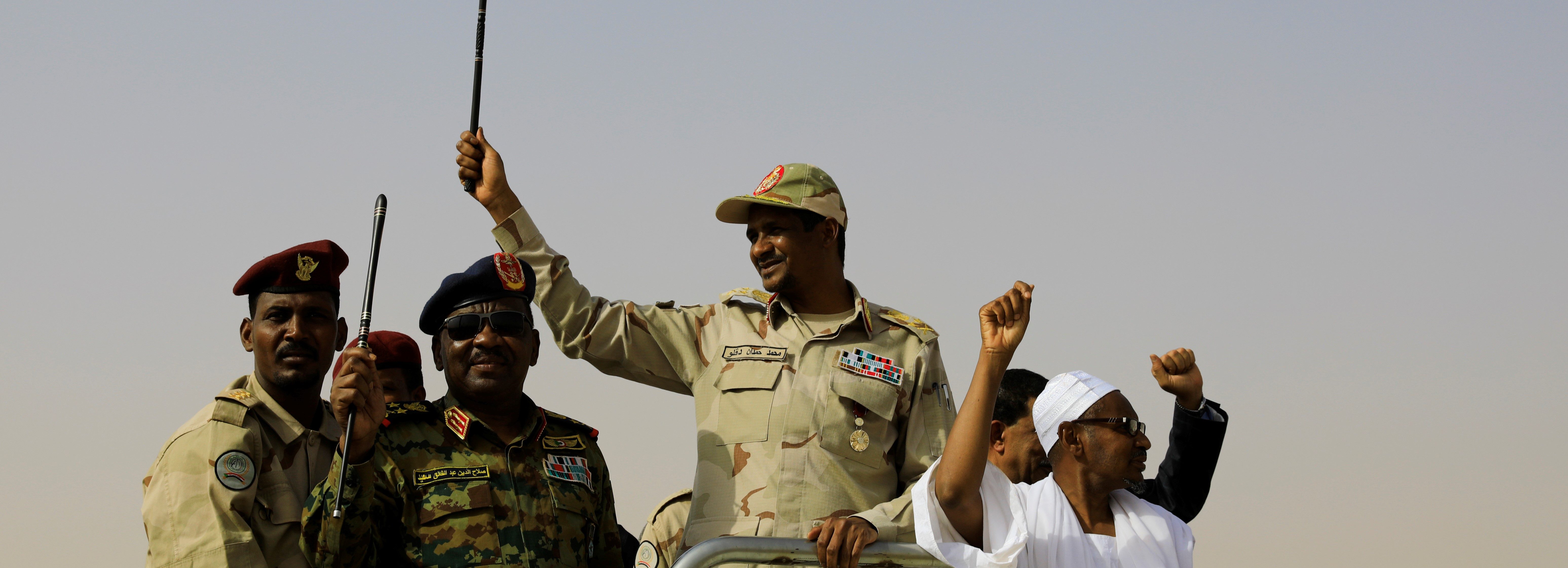 قرار من العسكري السوداني بتعيين «حميدتي» مسؤول التفاوض مع الجماعات المسلحة
