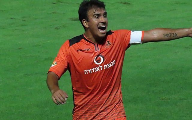 رغم مواقفه الداعمة.. ترحيل الهدّاف التاريخي للدوري الإسرائيلي بعد رفض منحه الجنسية