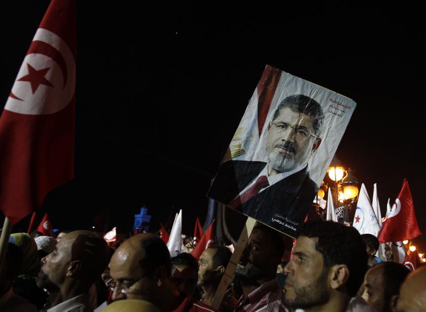 ماذا قالت أبرز صحيفتين أمريكيتين عن وفاة محمد مرسي وحياة حسني مبارك؟