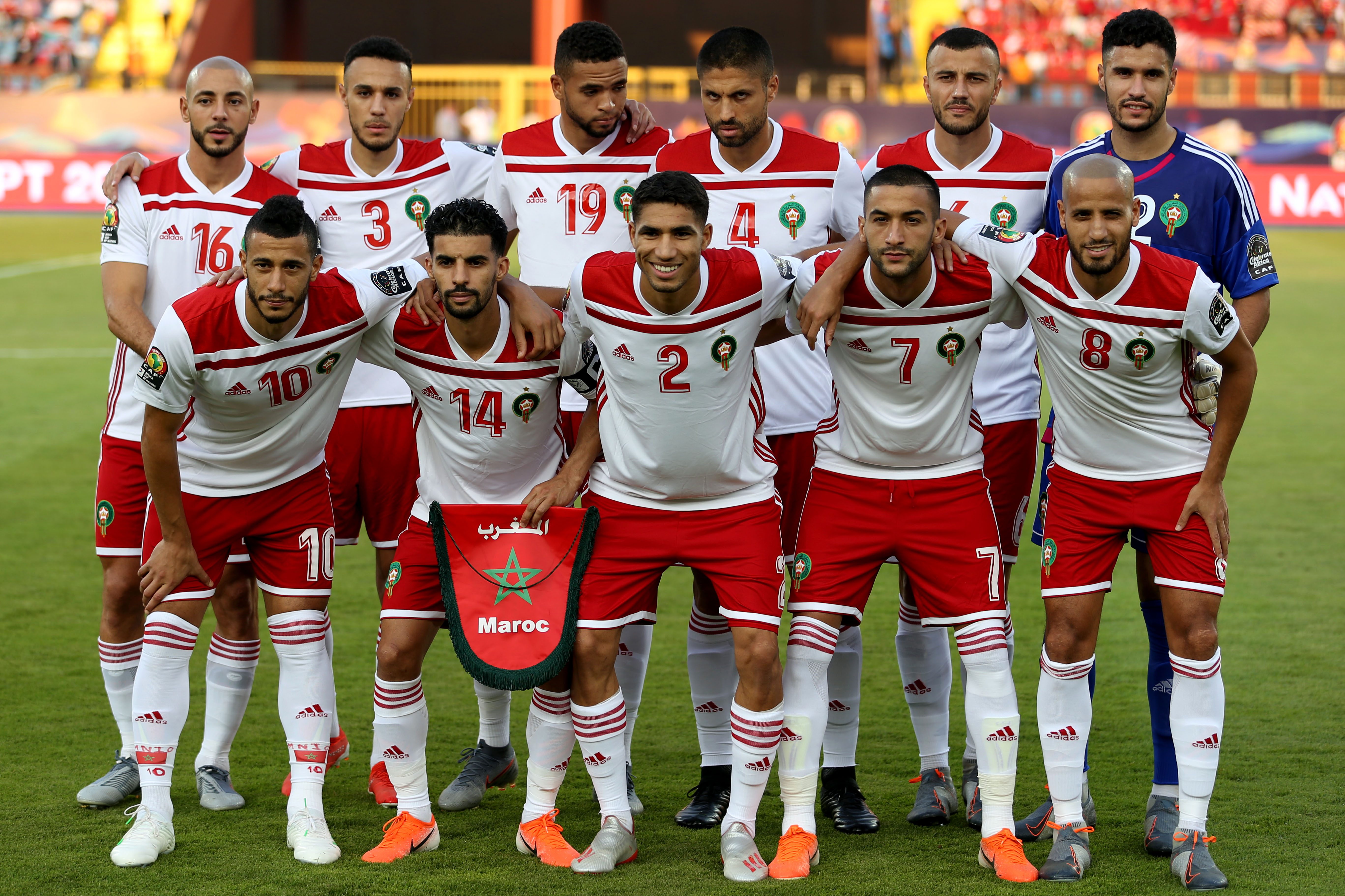 منتظراً عرضاً أفضل عقب “الكان”.. حكيم زياش يحبط طموحات إشبيلية في الميركاتو