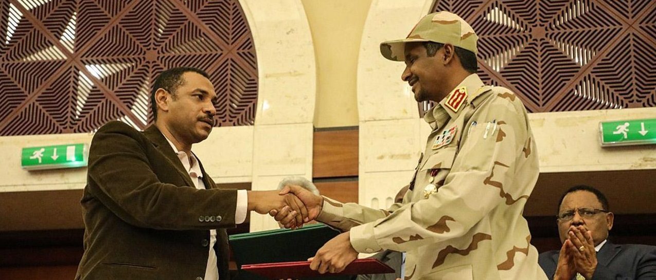 كواليس الاتفاق بين العسكري السوداني والحراك وأبرز بنوده التي أثارت الجدل