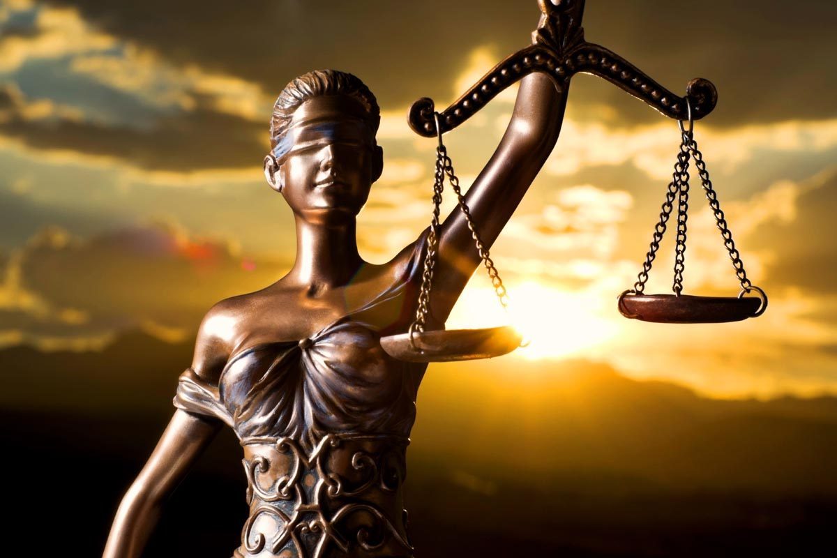 هل العدالة عمياء وهل الحكم عنوان الحقيقة فعلاً؟ الإجابة تكشف تحيزات لأسباب غريبة