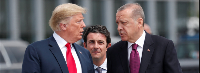 الرئيسان التركي رجب طيب أردوغان ونظيره الأمريكي دونالد ترامب في لقاء سابق - رويترز