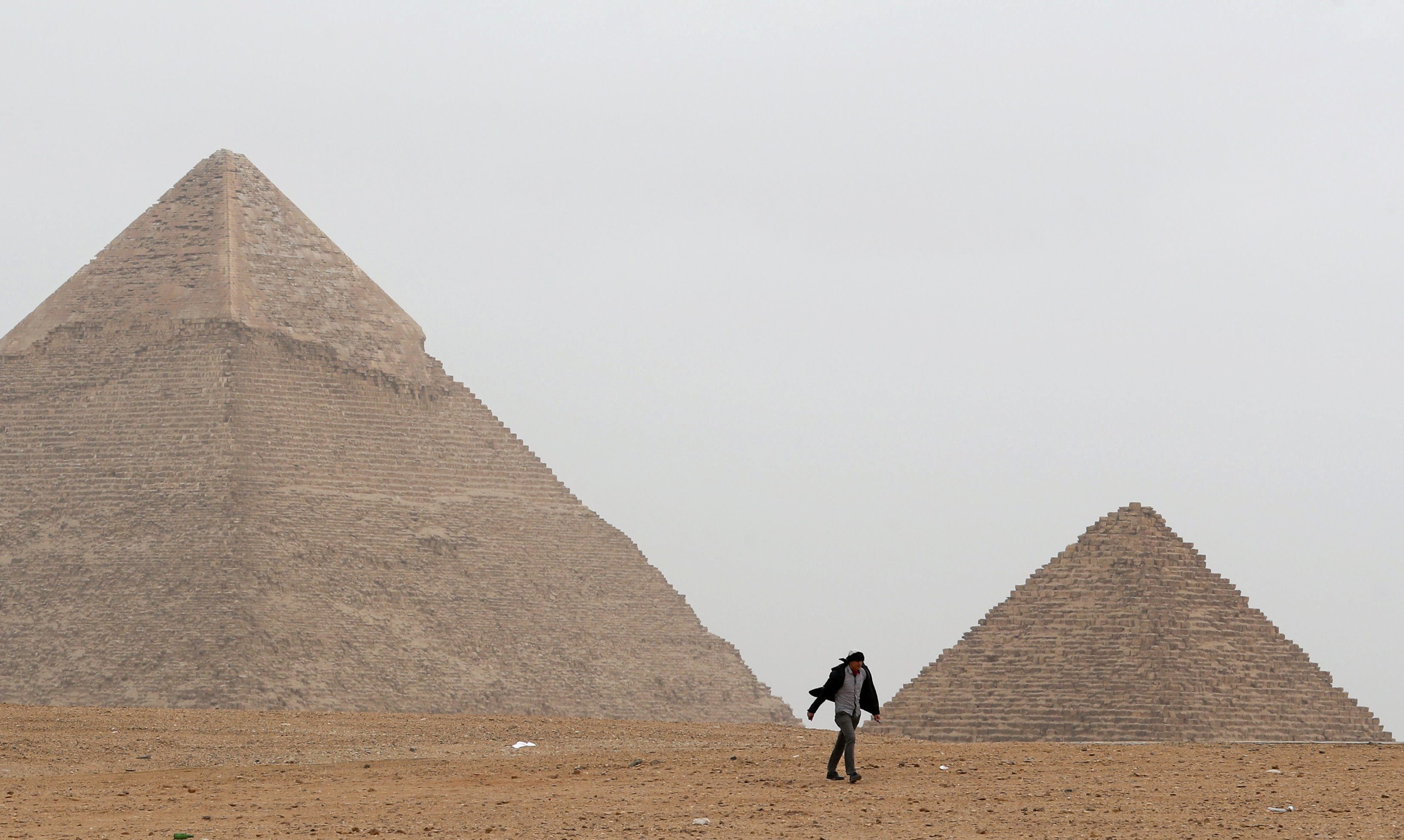 هرم الملك خوفو مصر