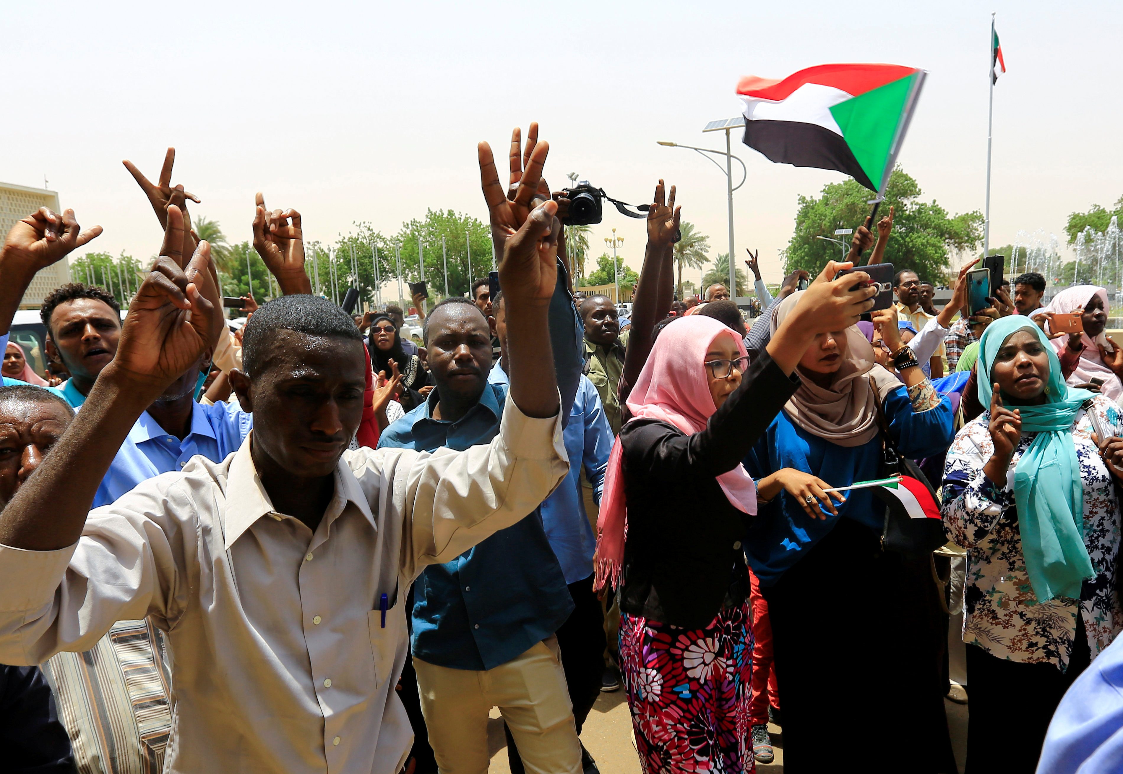السودان المجلس العسكري احتفالات السودانيين