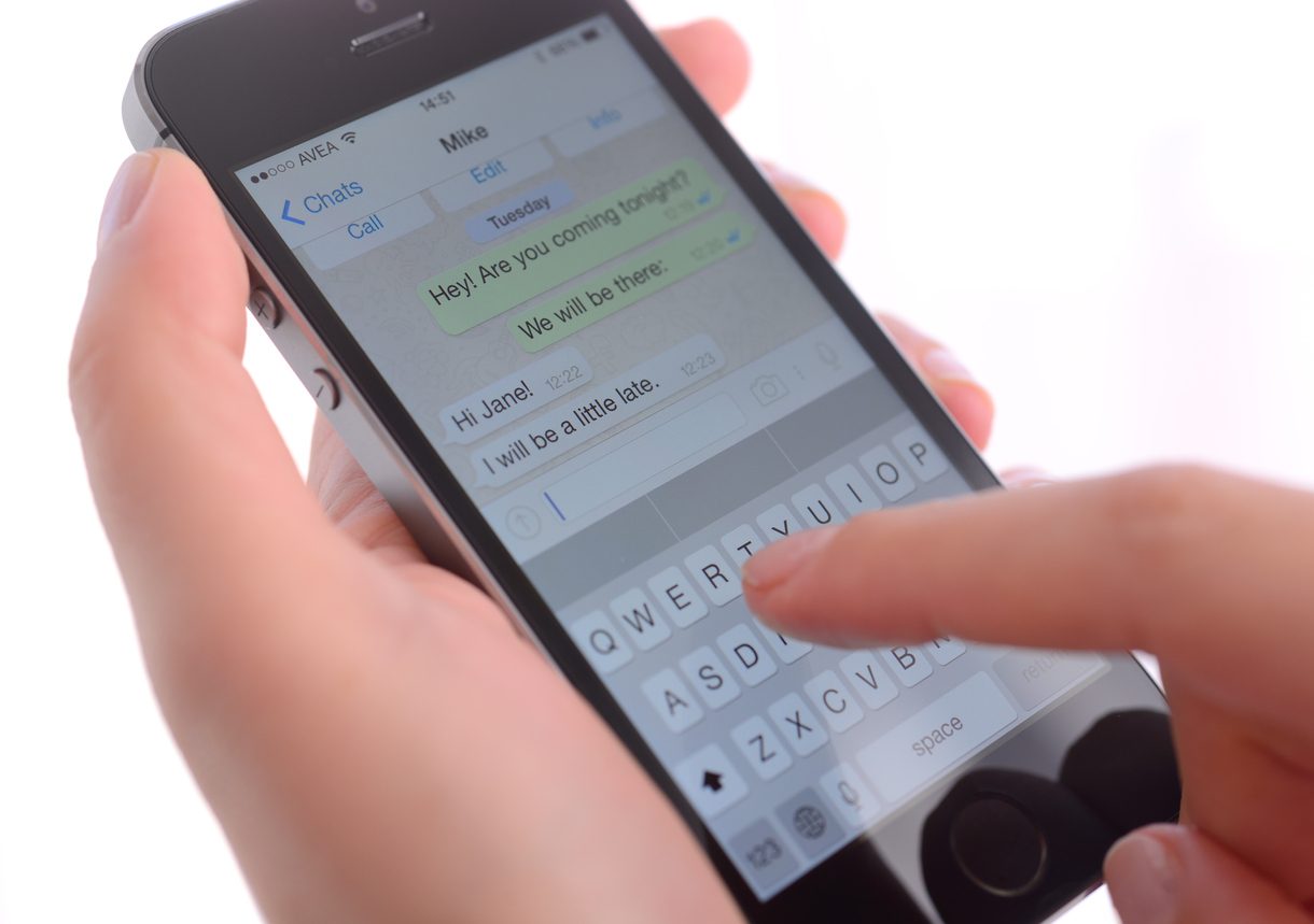 النقطة في رسالة WhatsApp