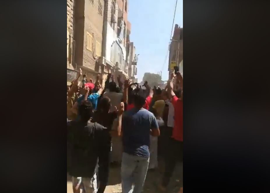 متظاهرون يبدأون بالاحتجاج ضد السيسي في «جمعة الخلاص» في مصر (فيديو)