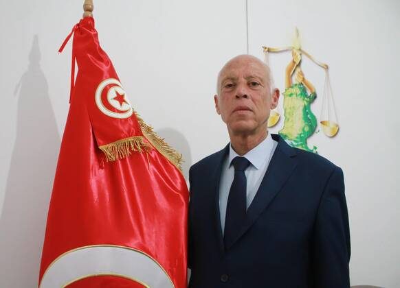 قيس سعيد، ونبيل القروي يفوزان بالجولة الأولى من انتخابات الرئاسة التونسية