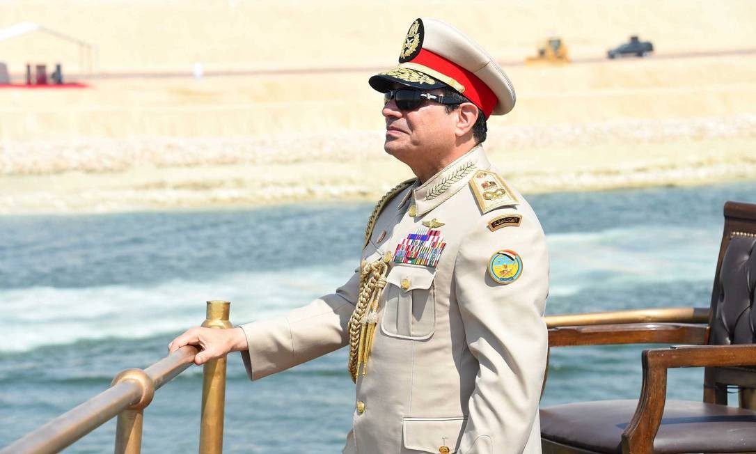 محمد علي: الحكومة شيدت أنفاقاً سرية لسحب مياه السويس إلى الخارج