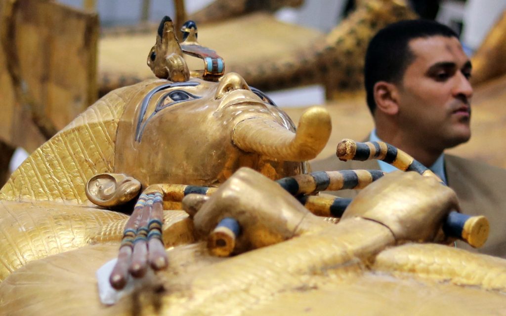 الفرعون الذهبي مصر بريطانيا