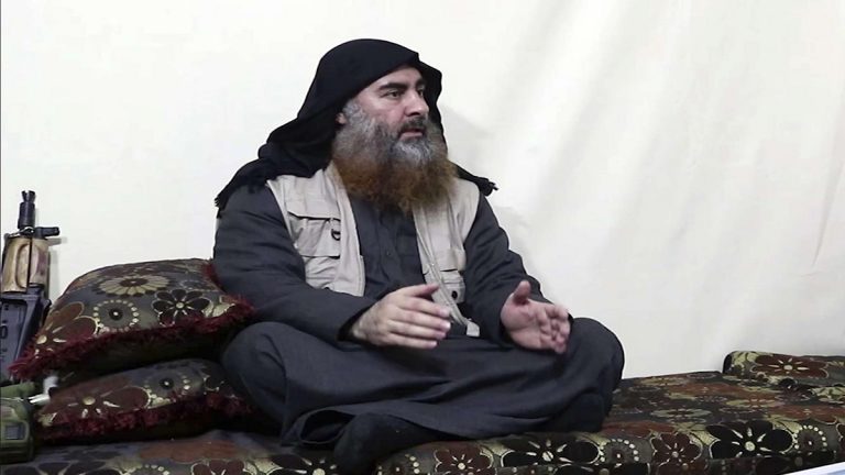 إيران أُبلغت بمقتل البغدادي في سوريا، ومجلة أمريكية: زوجتاه قُتلتا معه أيضاً