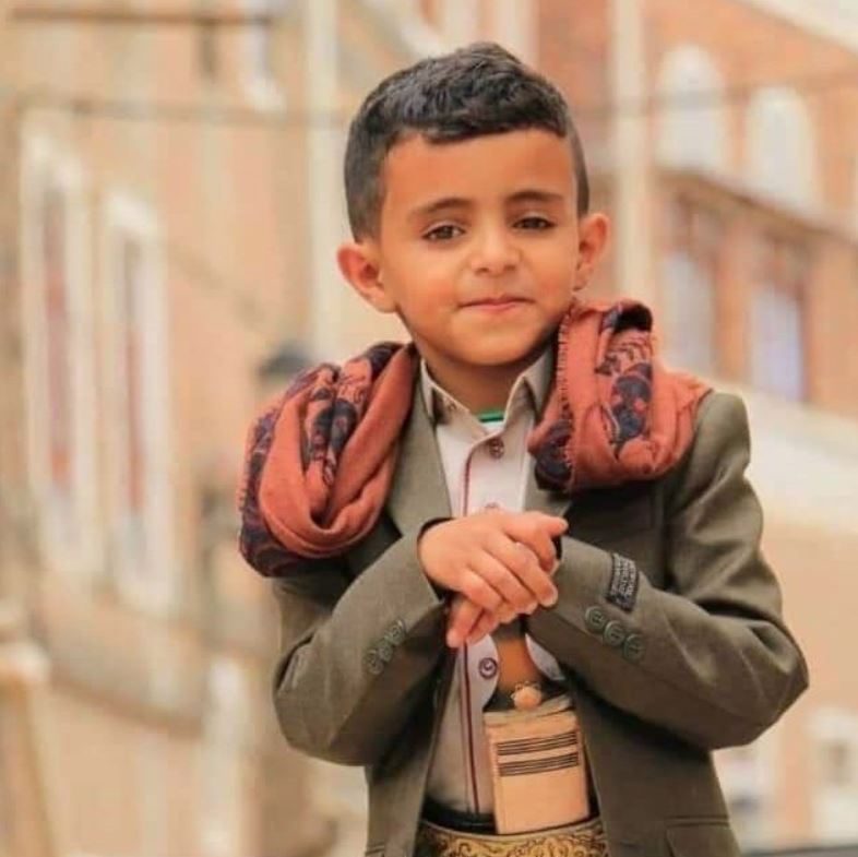 «بائع الماء» قد لا يتمكن من إنتاج أغنيته الأولى بسبب والده.. الطفل يقف أمام المحكمة
