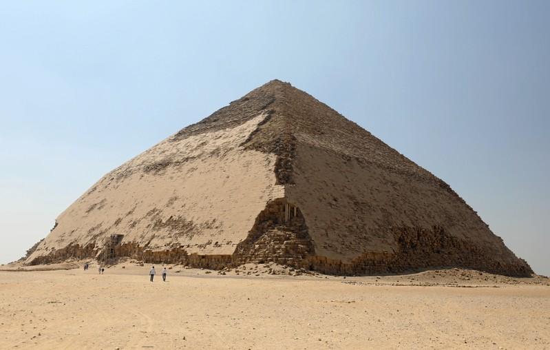 هرم فاشل تبرأ منه الفراعنة وآخر تعلموا منه.. جولة بالجانب المغمور للسياحة المصرية