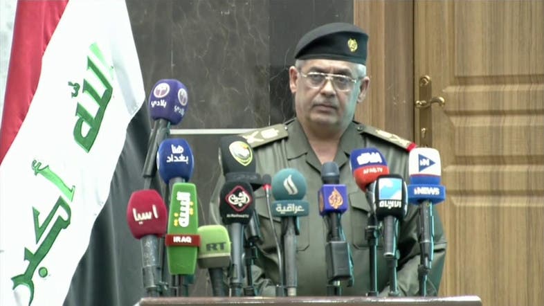 هل تذكرون الصحّاف، ها هو يظهر مجدداً بالعراق.. قصة المتحدث باسم الجيش الذي حاصره المحتجون بالسخرية