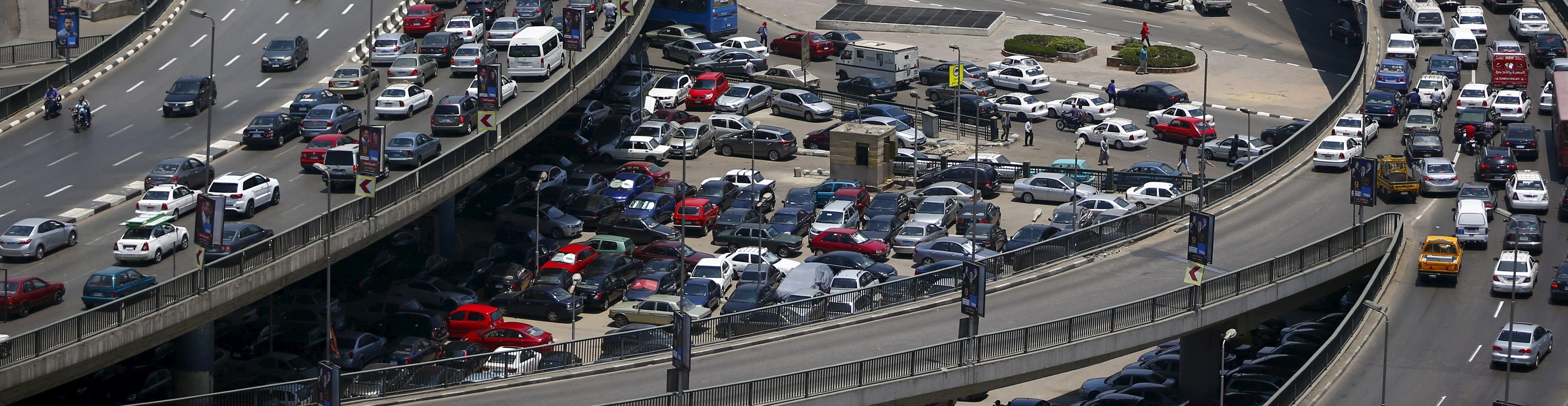 كارثة تهدد حياة المصريين.. «عربي بوست» داخل أوكار مافيا إعادة استخدام إطارات السيارات المتهالكة