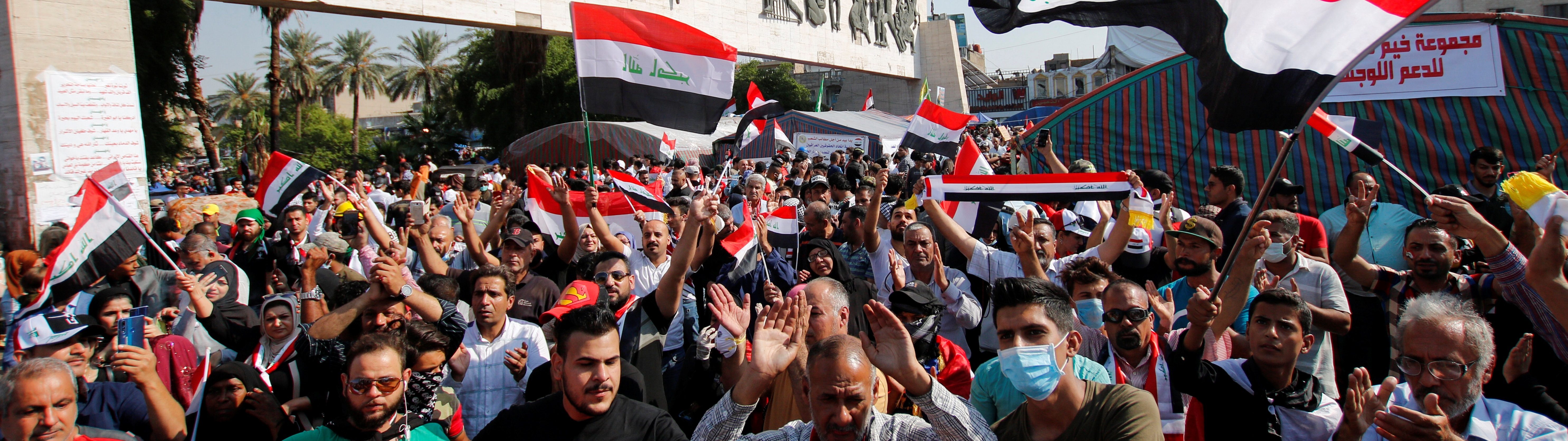 العراق ولبنان.. الاحتجاجات أطاحت بالحكومتين في 3 أيام، لكن المعركة لا تزال في بدايتها