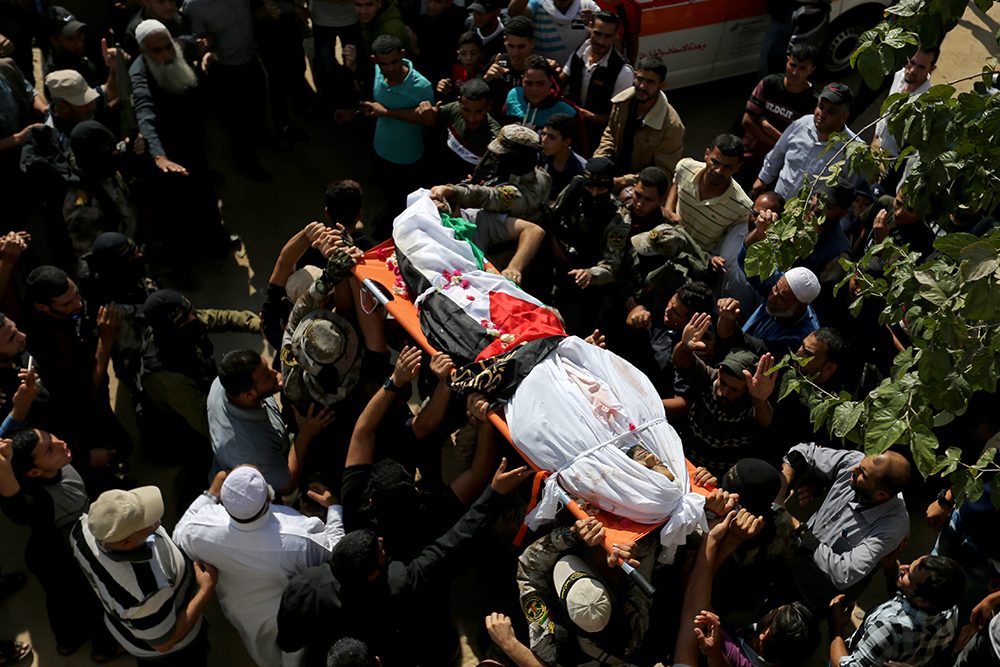 الحياة تعود «منقوصة» لغزة بعد 4 أيام دامية.. ولكن حتى الهدنة تواجه احتمالية الانهيار