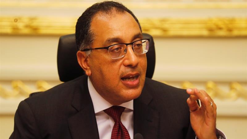وزراء مصريون مذهولون من إعلان رئيس الحكومة انتهاء الإجراءات الاقتصادية القاسية.. زلة لسان أم قنبلة دخان لغلاء جديد؟