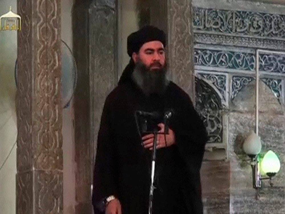 بعد مقتل البغدادي.. هل يعود مقاتلو داعش لتنظيم «القاعدة» وما قصة الجماعة الغامضة التي قد تتوسط بينهما؟
