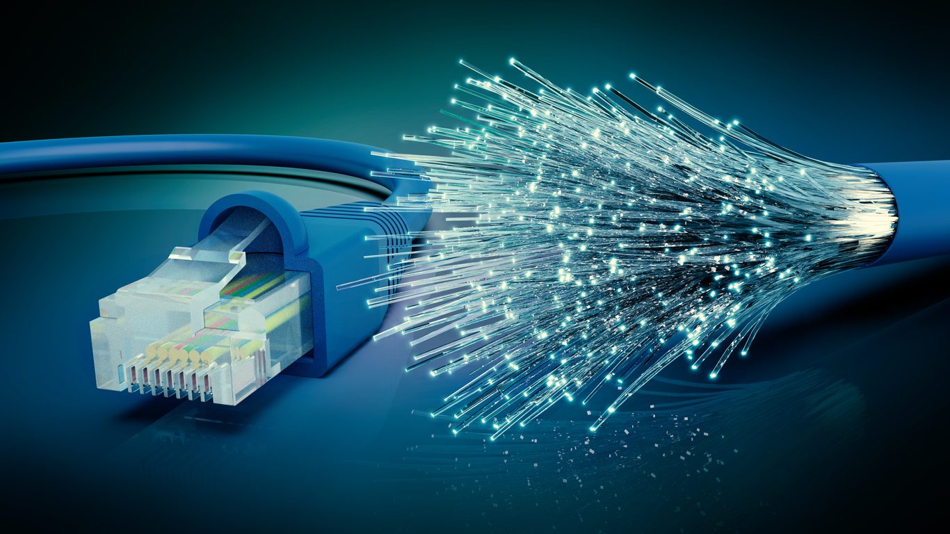 علماء يستخدمون كابلات الإنترنت البحرية في اكتشاف الزلازل بالبحر