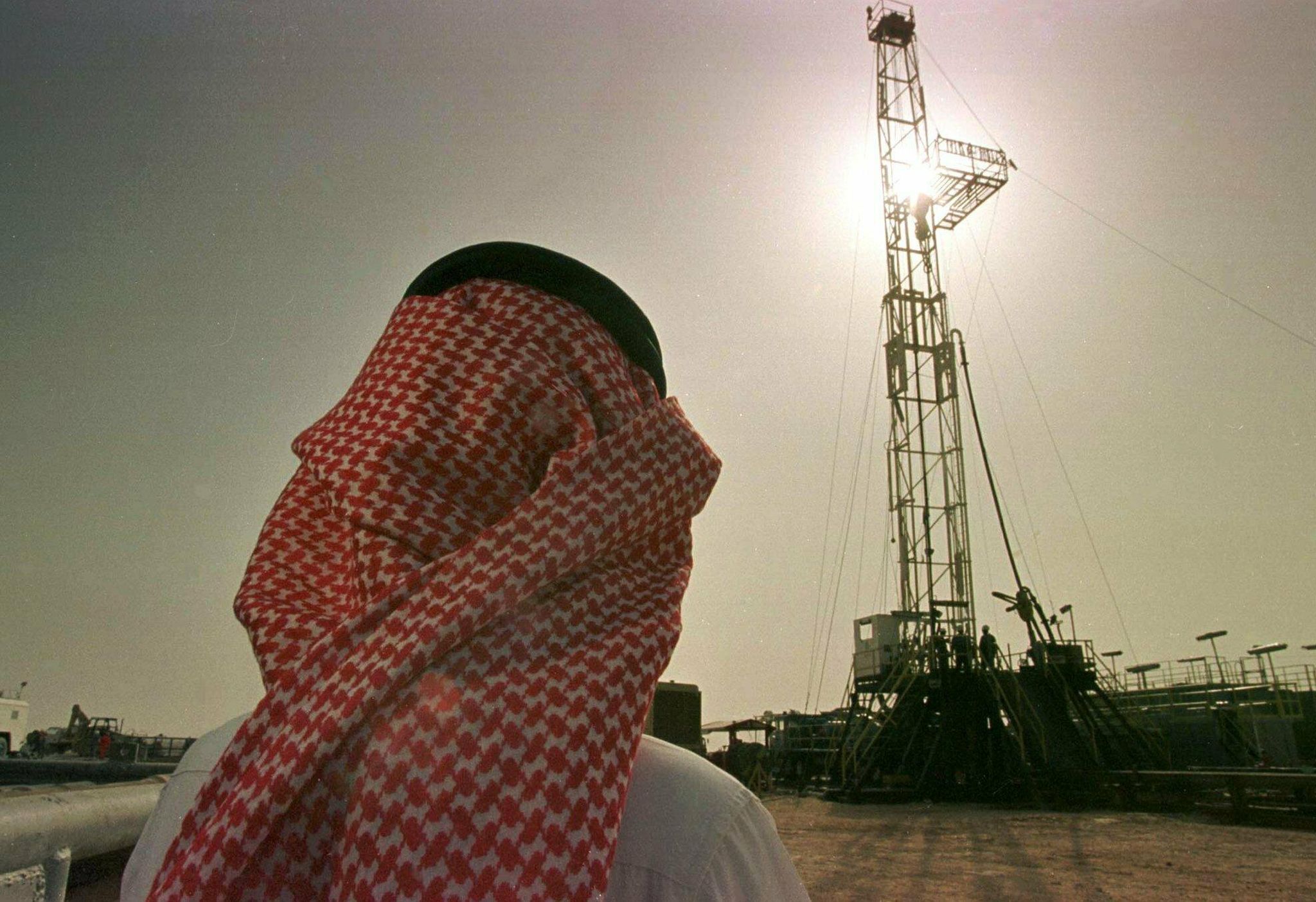 ورقة النفوذ الذهبية للسعودية ووزنها الجيوسياسي.. كيف أصبحت أرامكو أكبر شركة في العالم؟