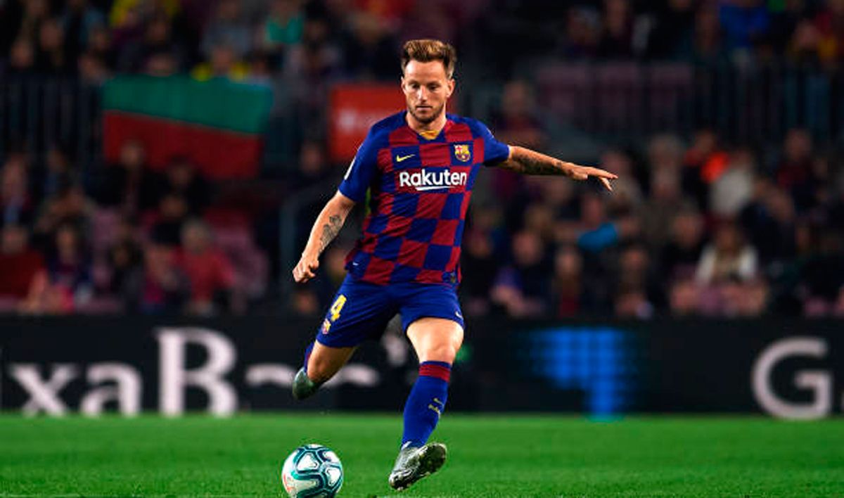 أرغب في البقاء ببرشلونة.. راكيتيتش لا يمانع الانتقال إلى الأعداء ليستعيد بريقه المفقود