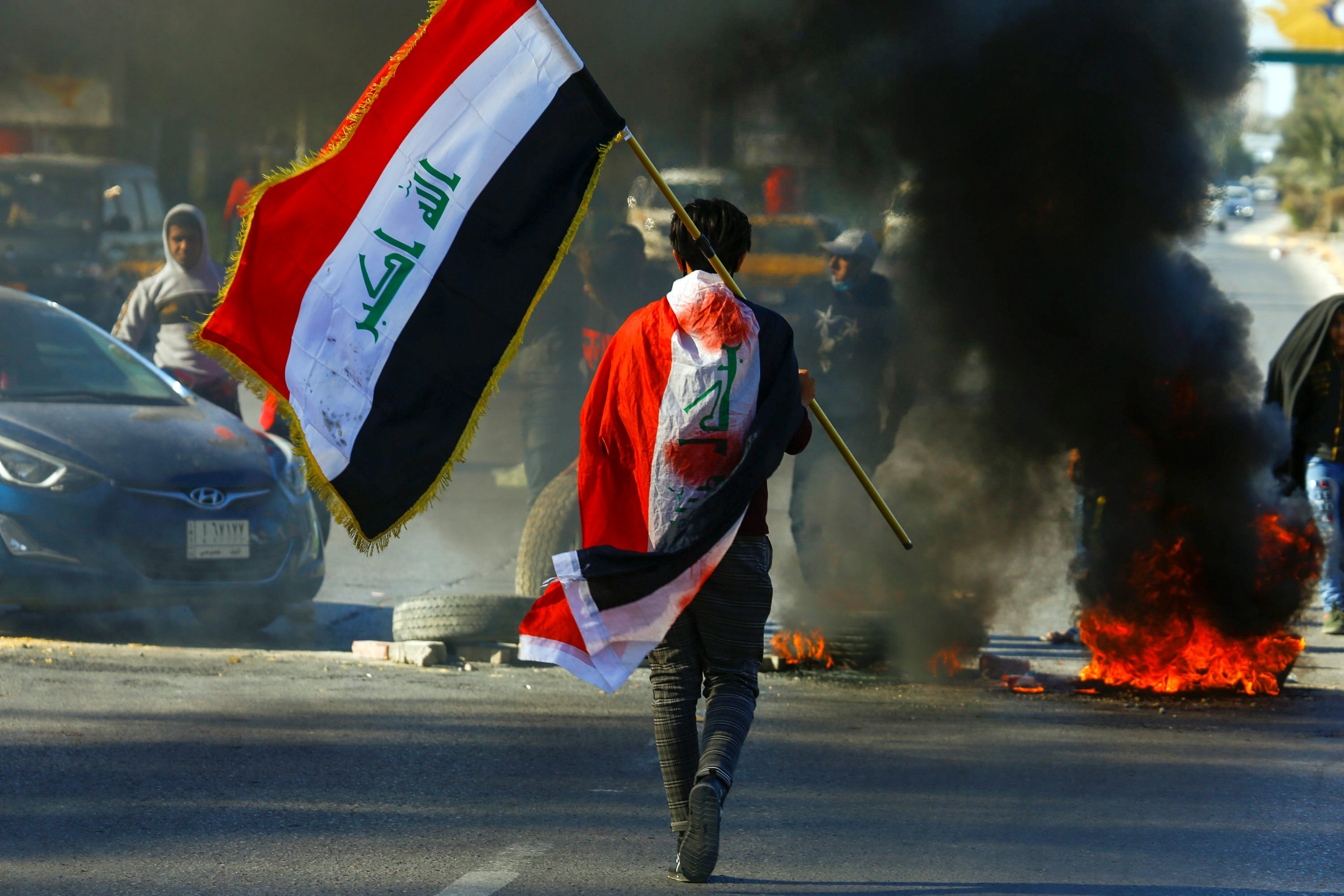 عودة المواجهات بين المتظاهرين والشرطة العراقية.. سقوط قتيلين أحدهما أصيب بقنبلة غاز في رقبته