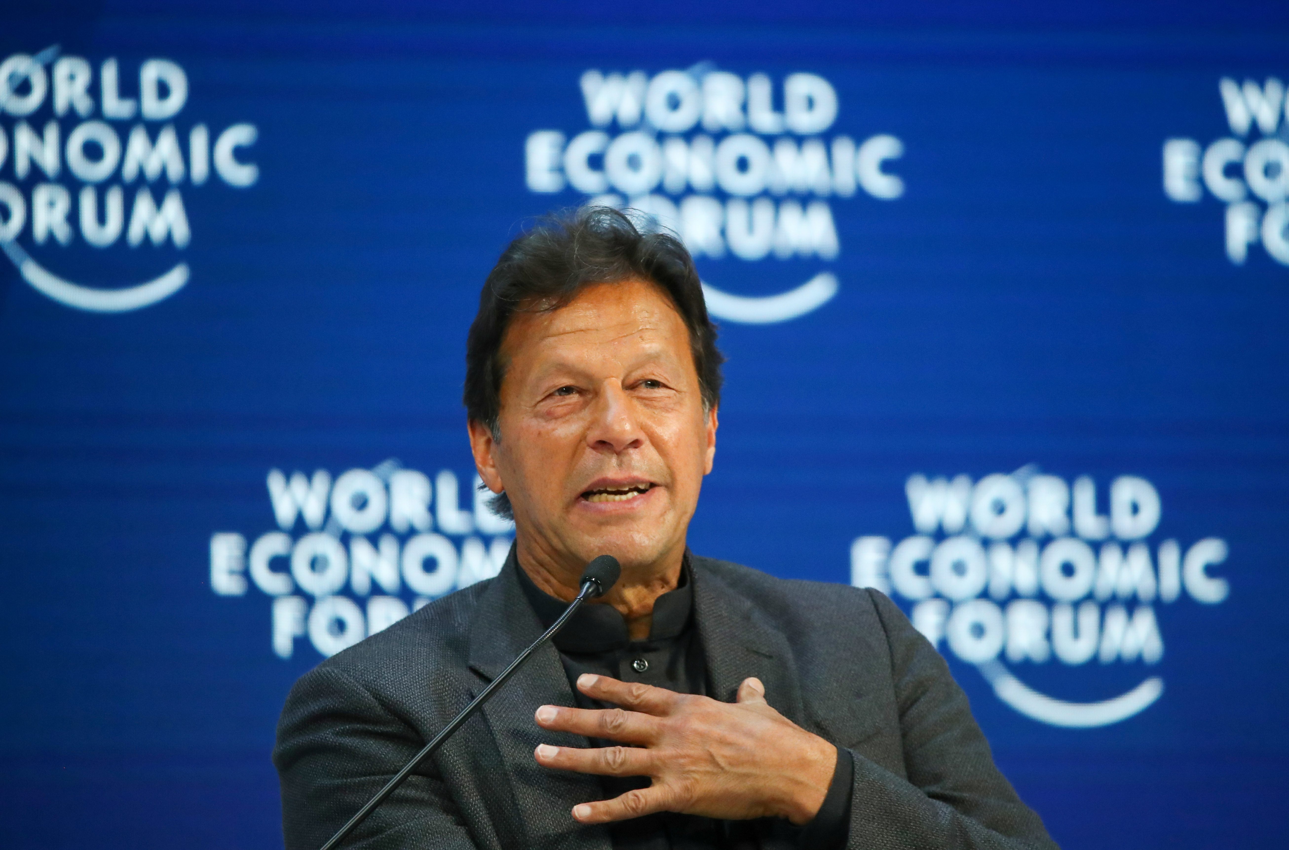 عمران خان لم ينتقد تعامل الصين القمعي مع الإيغور لأنها دعمته: «بكين ساعدتنا حين كنا في الحضيض»