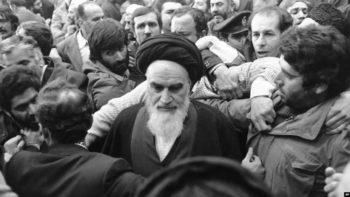 الخميني - الثورة الإيرانية