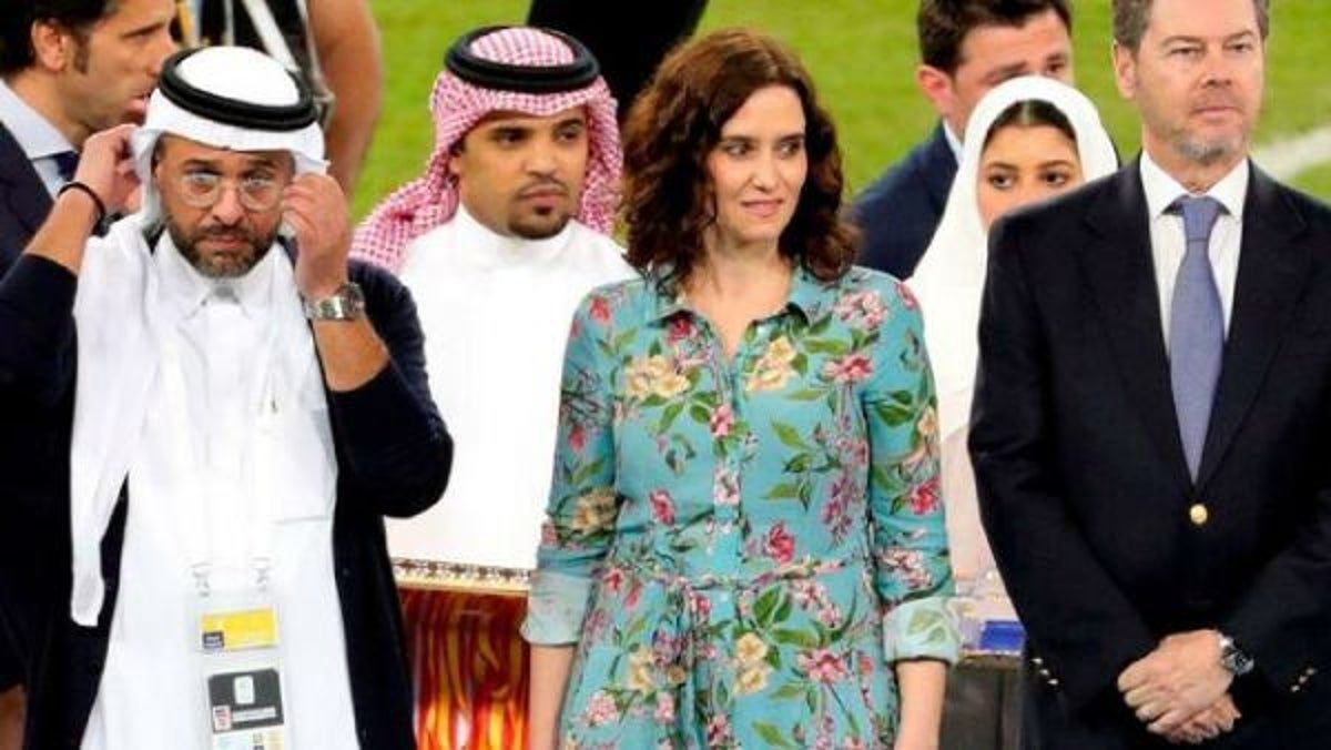 توابع كأس السوبر.. إسبانية تعطي السعوديين درساً في المساواة بين الجنسين