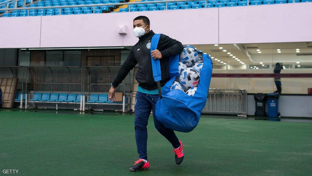 الصين تعطل الدوري وتهدد بطولة آسيا.. إيطاليا تؤجل المباريات خوفاً من «كورونا» وتهديدات للكالتشيو ودوري الأبطال