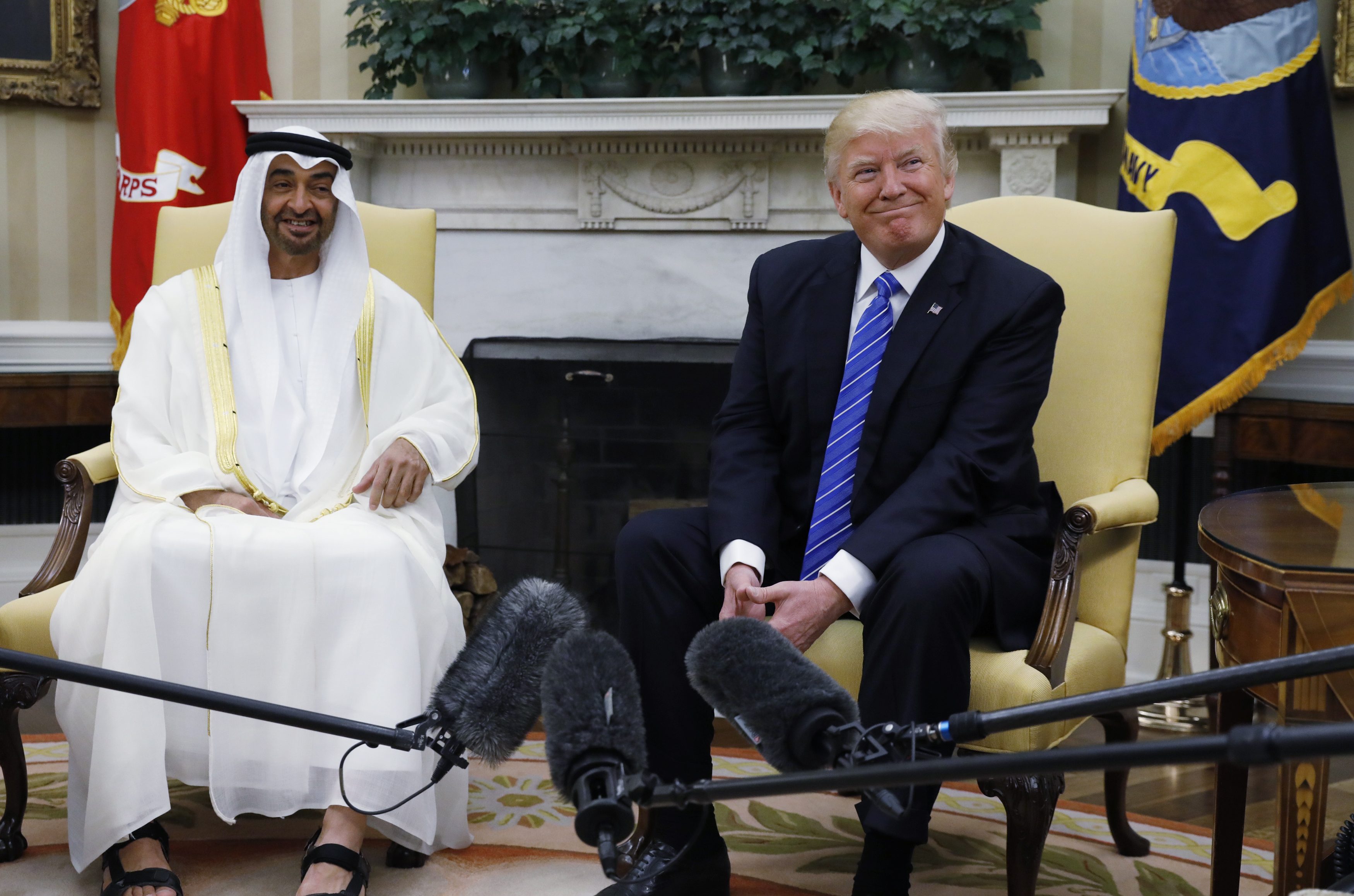 موقع أمريكي يكشف: لقاء سري بين الإمارات وإسرائيل وأمريكا في البيت الأبيض للتنسيق ضد إيران