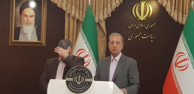 نائب وزير الصحة الإيراني المصاب بـ “كورونا” يظهر في مقابلة قبل أيام وأعراض  الفيروس بادية عليه