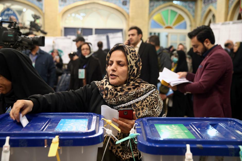 سيطرة المتشددين على برلمان إيران يعيد المصالحة مع الغرب إلى نقطة الصفر، لكن ماذا يعني ذلك؟