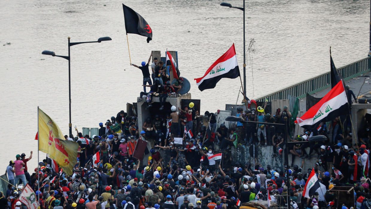 “رسائل مانديلا لشباب العراق”: المظاهرات لا تفيد.. لا سبيل للتغيير سوى الديمقراطية والانتخابات
