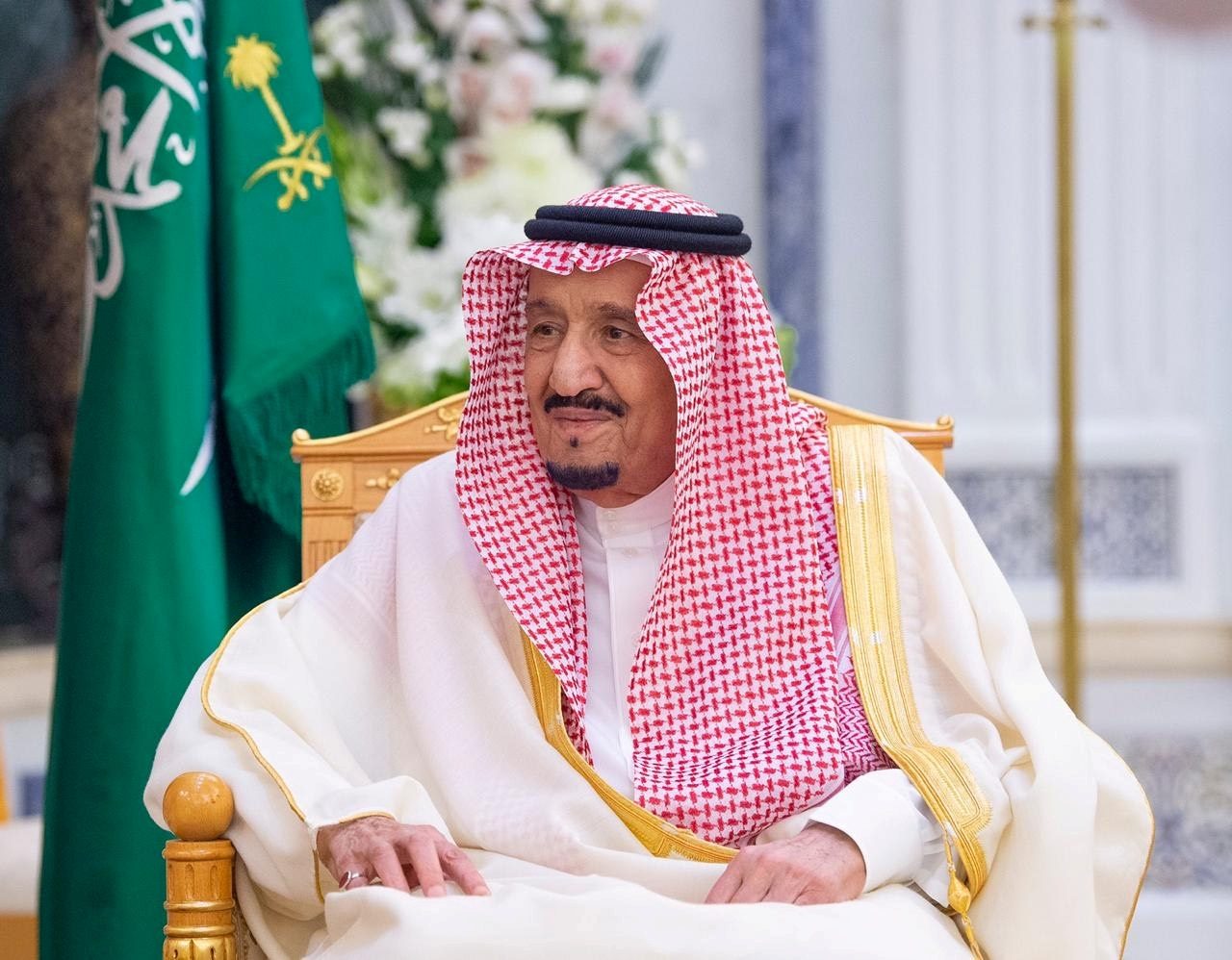الملك سلمان يعلن حظر التجول لمواجهة كورونا.. قرارات جديدة بالمملكة تمنع انتقال المواطنين خارج مدنهم