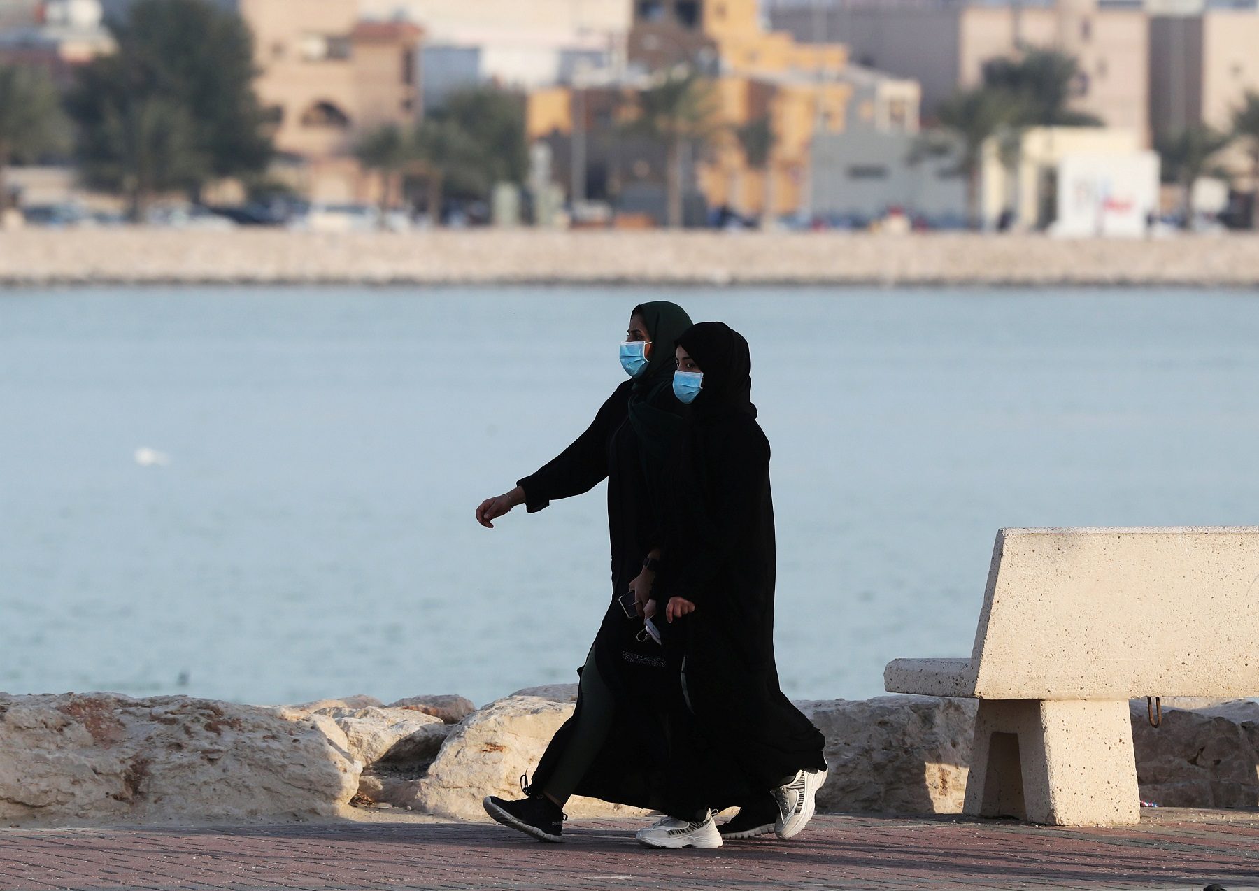كورونا يجمع وزراء صحة دول الخليج.. عقدوا لقاء عبر “الاتصال المرئي” بمشاركة الجميع