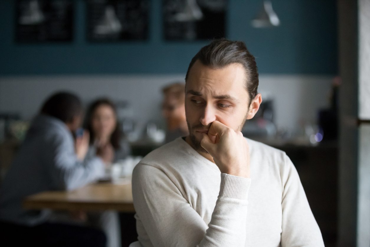 الهروب من كافة أشكال التعامل مع الآخرين.. تعرّف على اضطراب الشخصية التجنبية