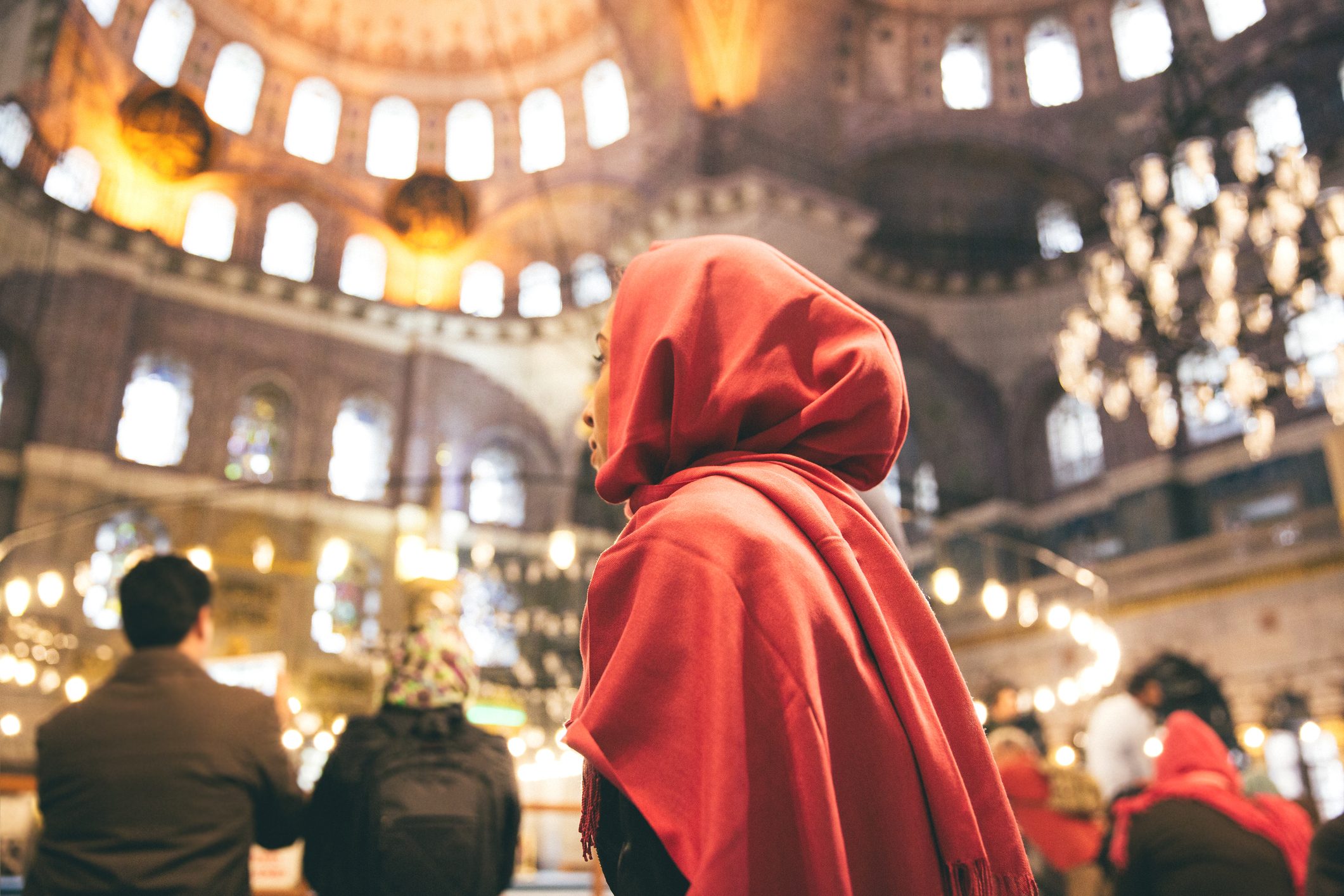 كدتُ أن ألحد وأن أخلع حجابي.. أُحدثكم من إسطنبول (1)