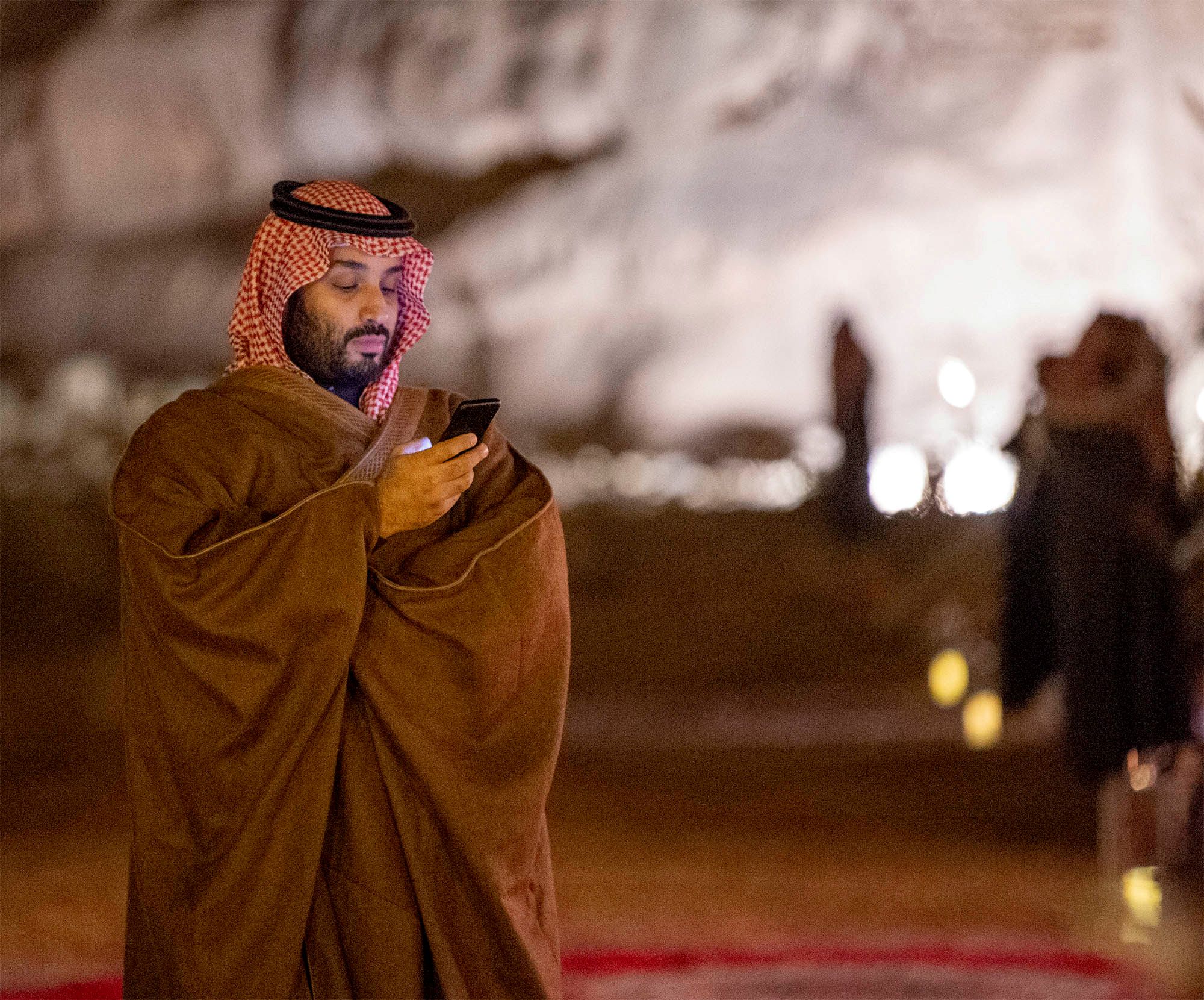 البورصة السعودية تتراجع إثر اعتقال أمراء بالمملكة.. سهم أرامكو يهبط لأول مرة منذ طرحه للبيع