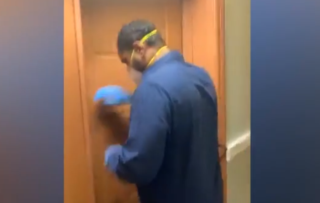 جثث مصفوفة لمسلمين قتلهم كورونا في نيويورك.. مراكز دفن ممتلئة بهم لنقص وجود التوابيت