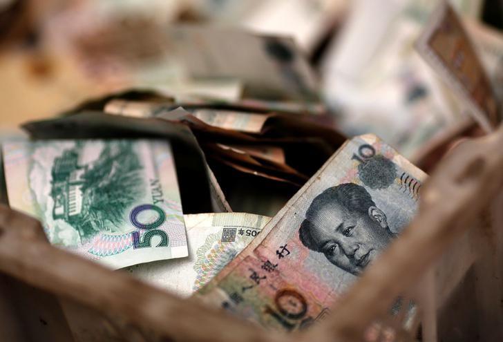 حرب العملات.. كيف يمكن أن تتلاعب بنوك باقتصاد دول وقد تسقطها؟