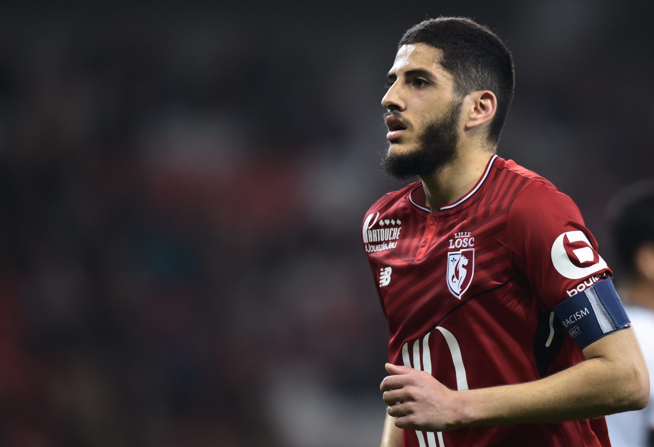 اللاعب الجزائري ياسين بن زية (رويترز)
