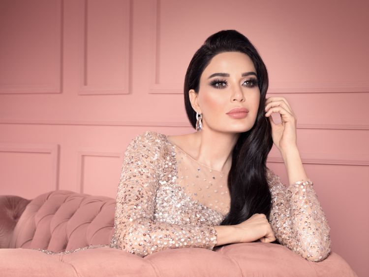 اختيار فنانة عربية لتكون وجهاً إعلانياً  لسامسونغ في الشرق الأوسط.. تزامن ذلك مع عيد ميلاد ابنتها