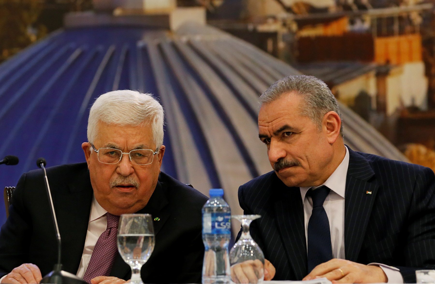 بعد وقف الاتفاقيات مع إسرائيل.. وزارة المالية الفلسطينية تعجز عن توفير رواتب الموظفين