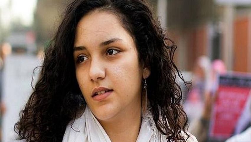 “سناء اتخطفت”.. الناشطة المصرية منى سيف تقول إن شقيقتها اختفت من أمام مكتب النائب العام (فيديو)