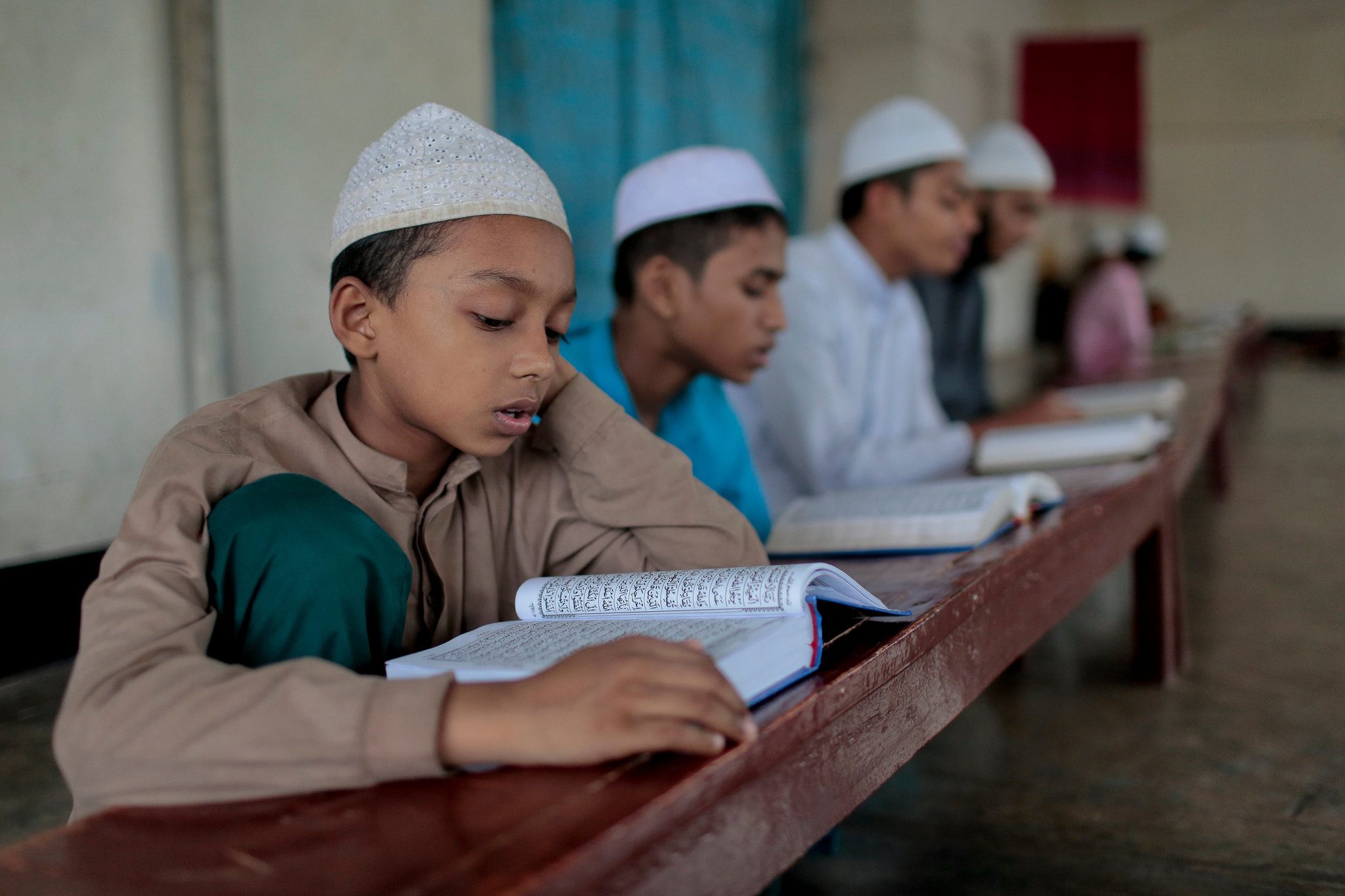 مؤامرات حكومية وحرب من العلمانيين.. ماذا تعرف عن التعليم الإسلامي في بنغلاديش؟