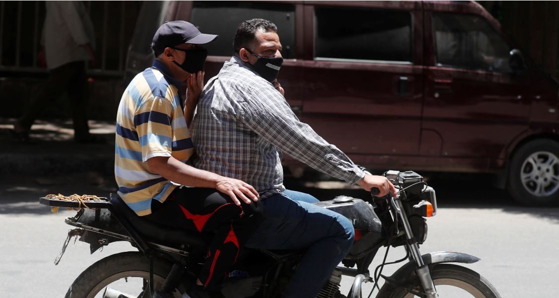 تعاني الأسواق في مصر من مشاكل في الانضباط والرقابة/رويترز